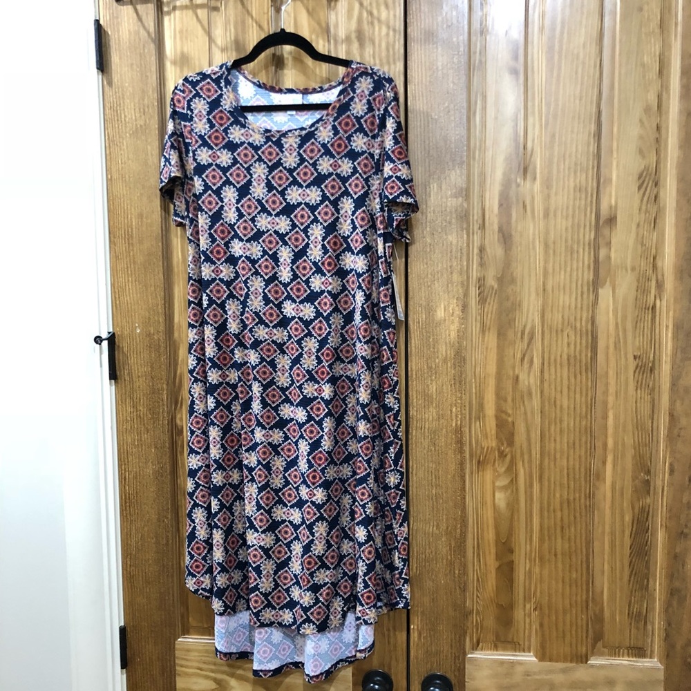 NWT XL Carly